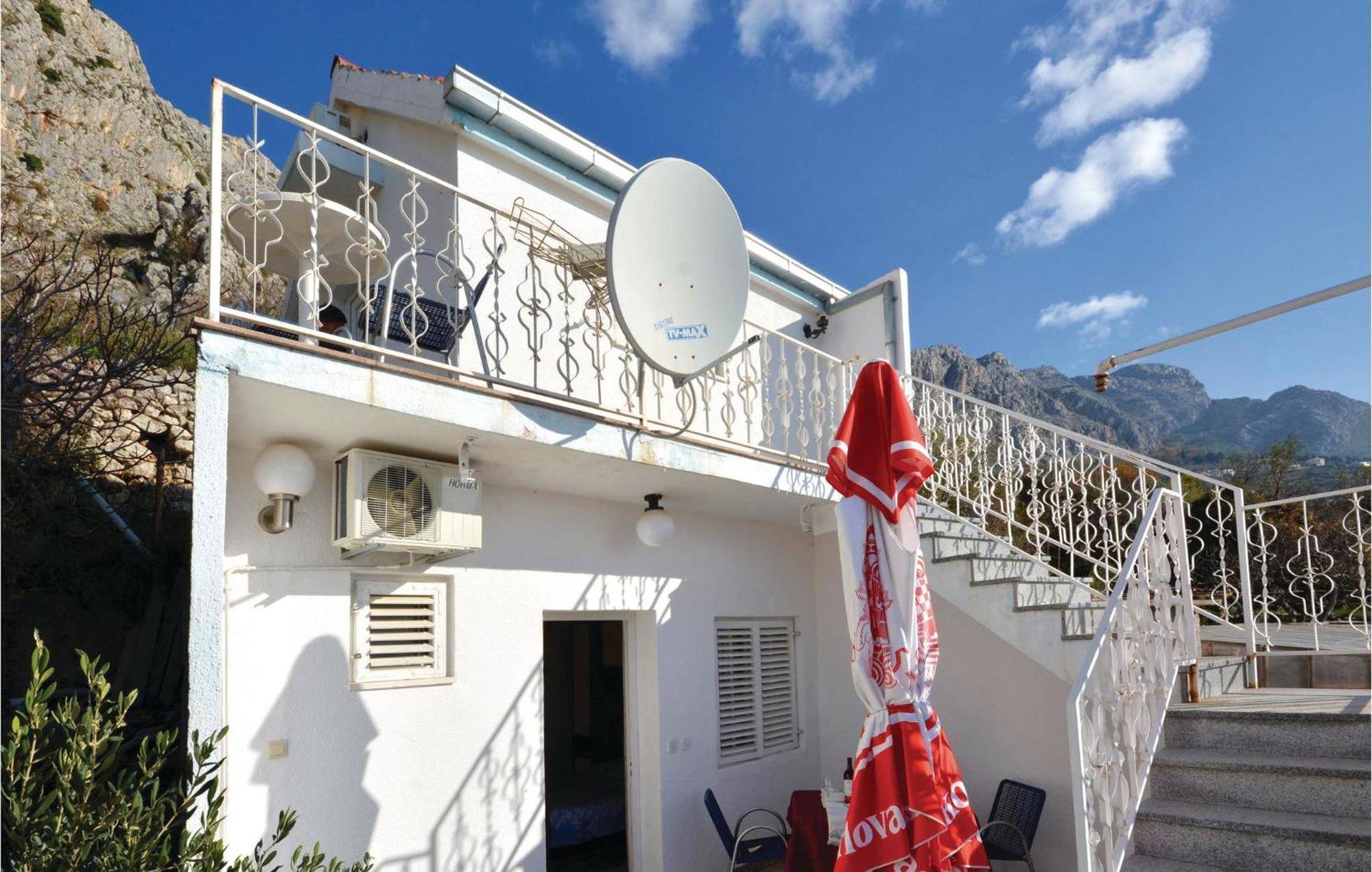 Gorgeous Apartment In Omis With House Sea View ภายนอก รูปภาพ