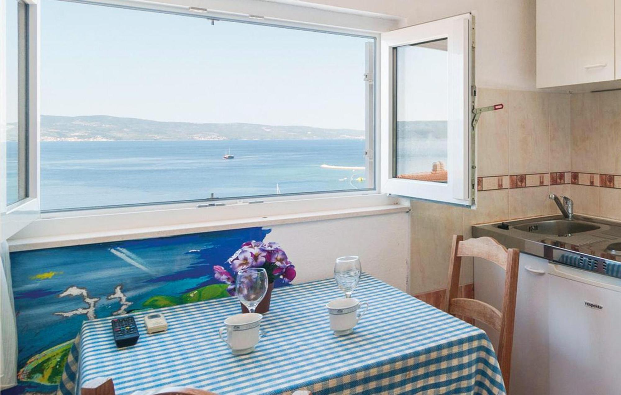 Gorgeous Apartment In Omis With House Sea View ภายนอก รูปภาพ